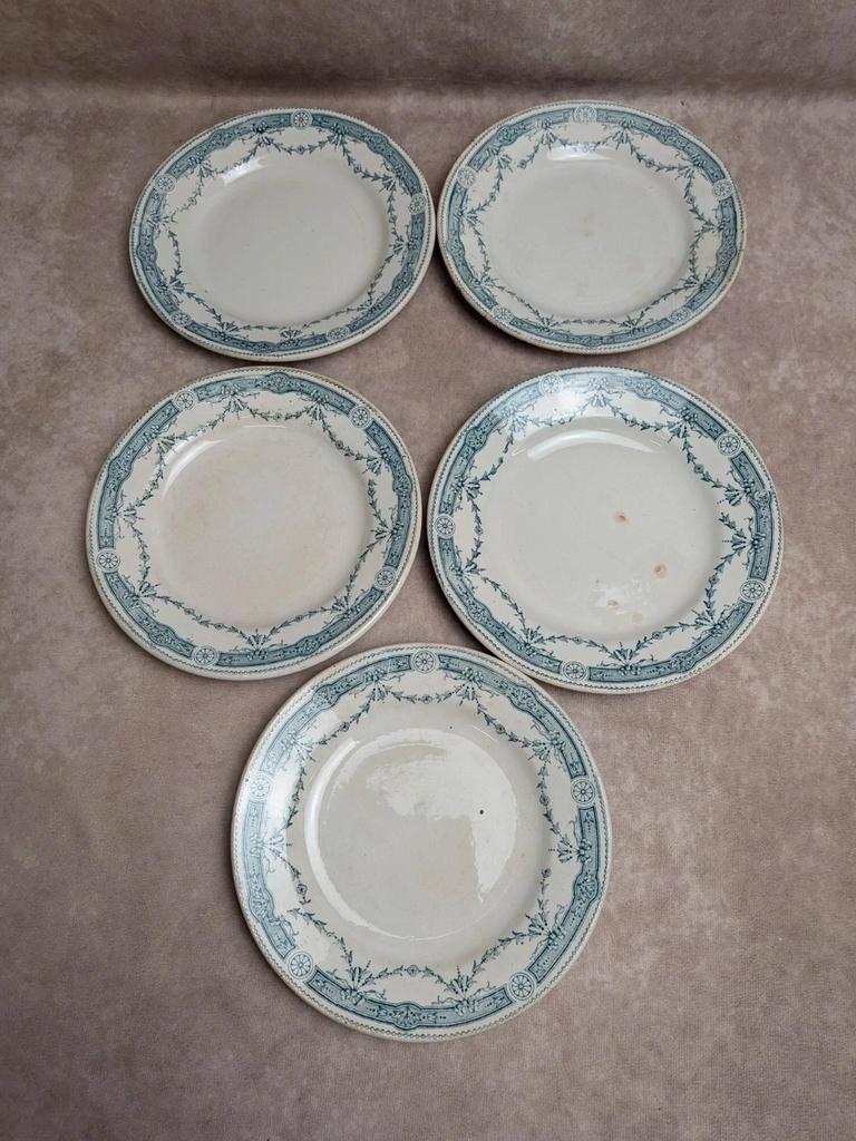 Lot de 5 assiettes à dessert anciennes en terre de fer Moulin des Loups Hamage, modèle Provence