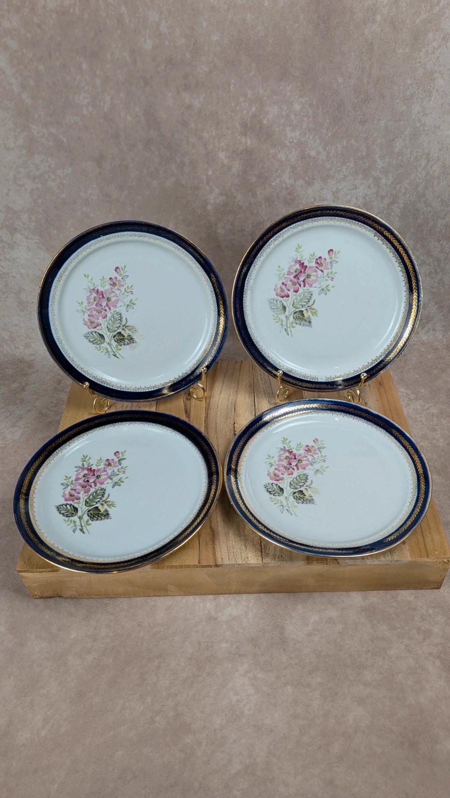 Lot de 4 assiettes à dessert – Porcelaine de Saint-amand – Décor fleuri & bleu cobalt