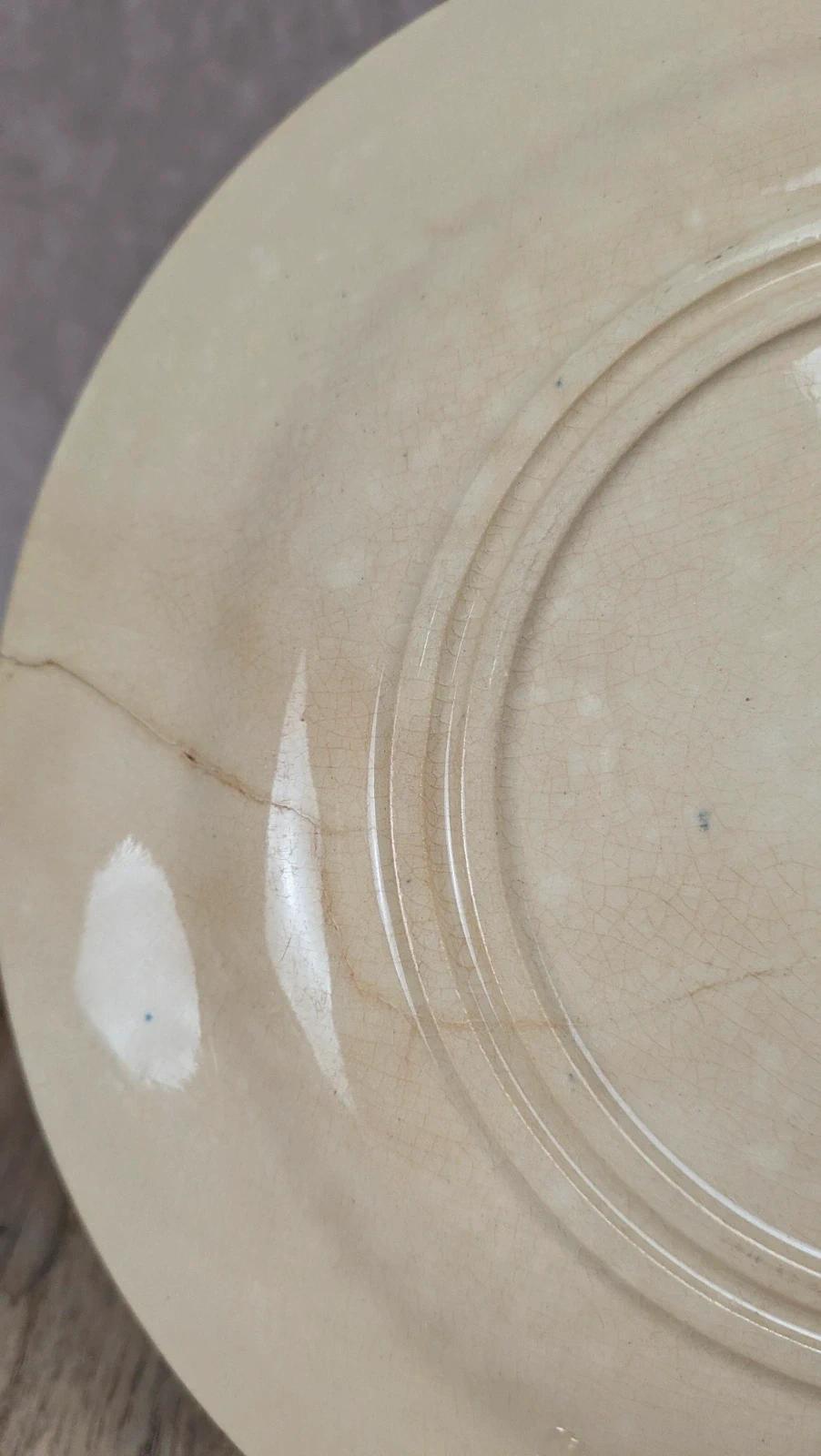 Assiette ancienne Terre de Fer Vieillard & Cie Bordeaux modèle Clématite