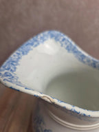 Broc ancien Jules Vieillard Bordeaux bleu & blanc – Terre de fer, décor floral – Xixe siècle