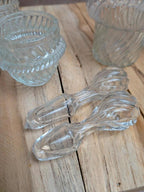 Serviteur huilier-vinaigrier ancien en métal argenté et verre moulé