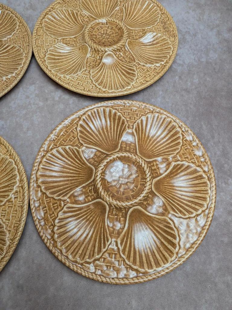 Lot de 7 assiettes à huîtres Longchamp barbotine coquillages vintage