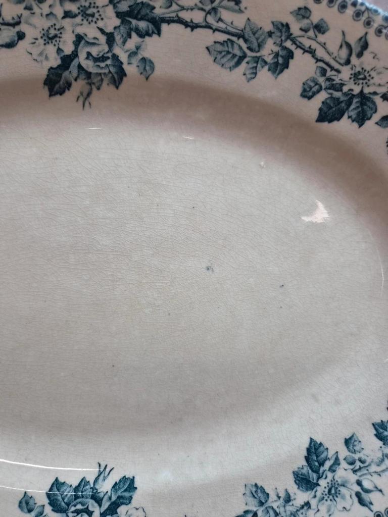 Grand plat ovale Terre de Fer Hbcm Guadeloupe – Creil & Montereau – Décor bleu