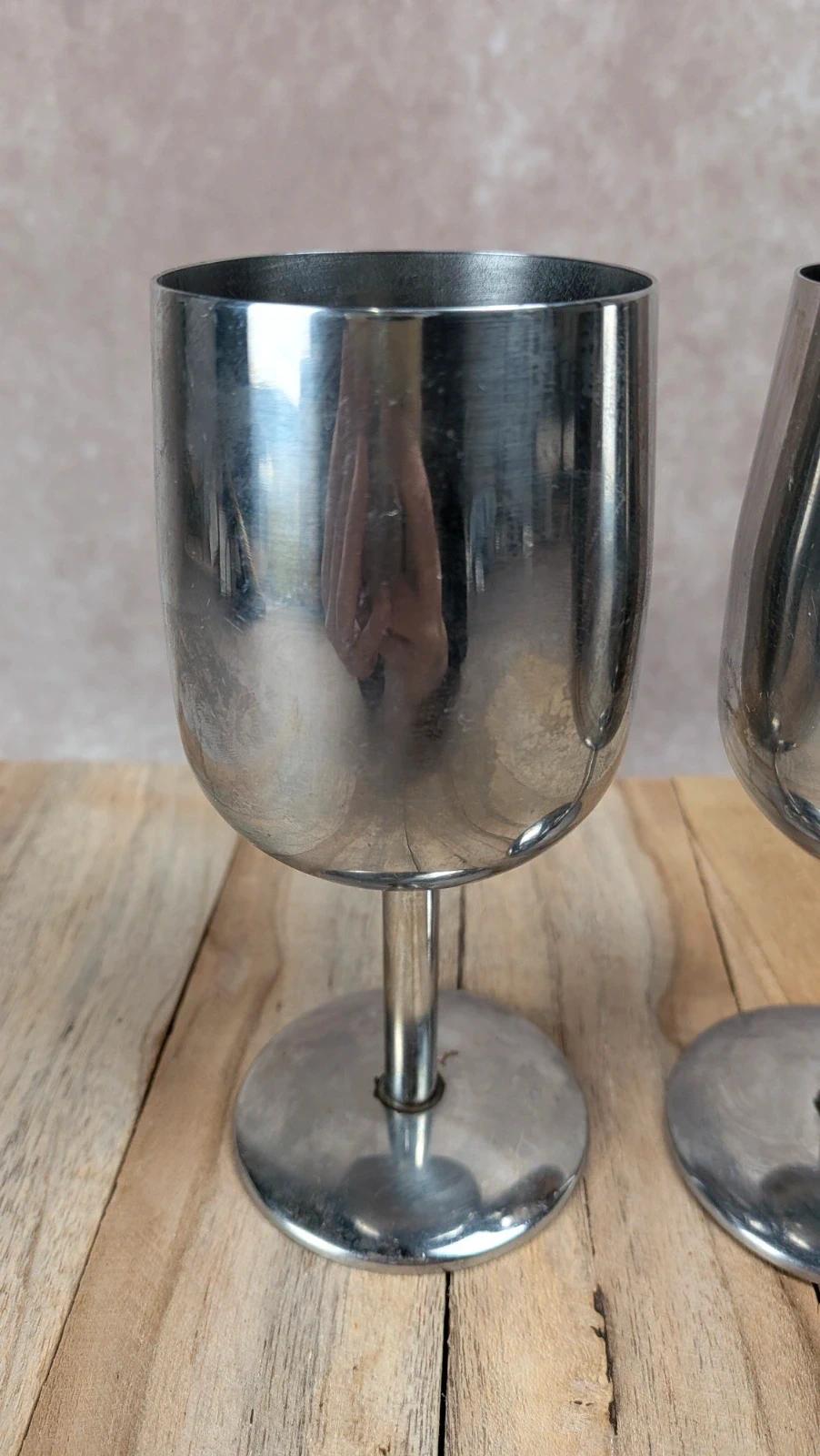 Lot de 2 verres à pied en métal argenté vintage