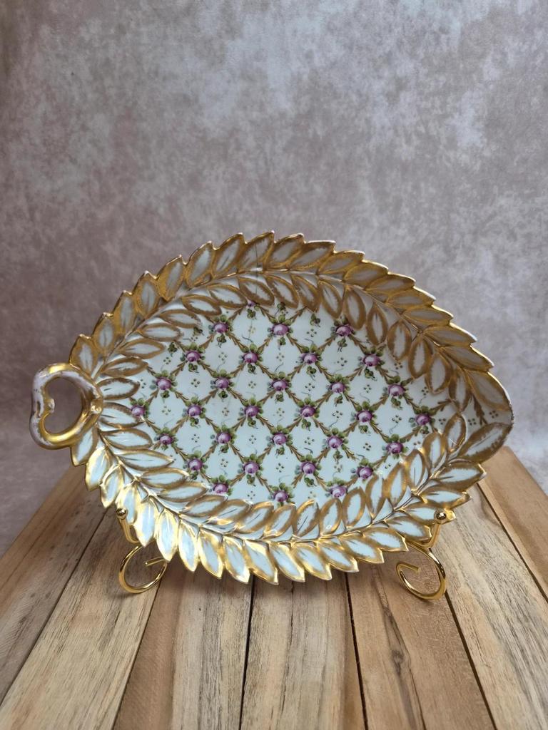 Ancien vide-poche / plateau en porcelaine Von Schierholz Plaue – début Xxe