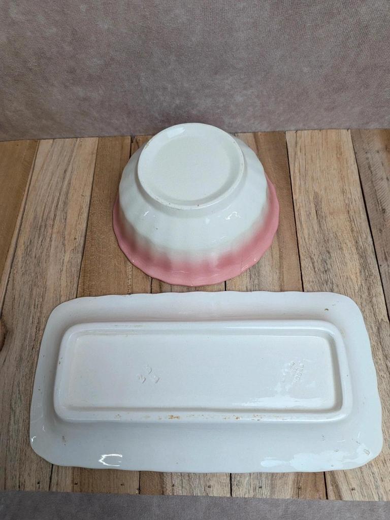 Ancien ensemble de toilette en terre de fer Longchamp rose