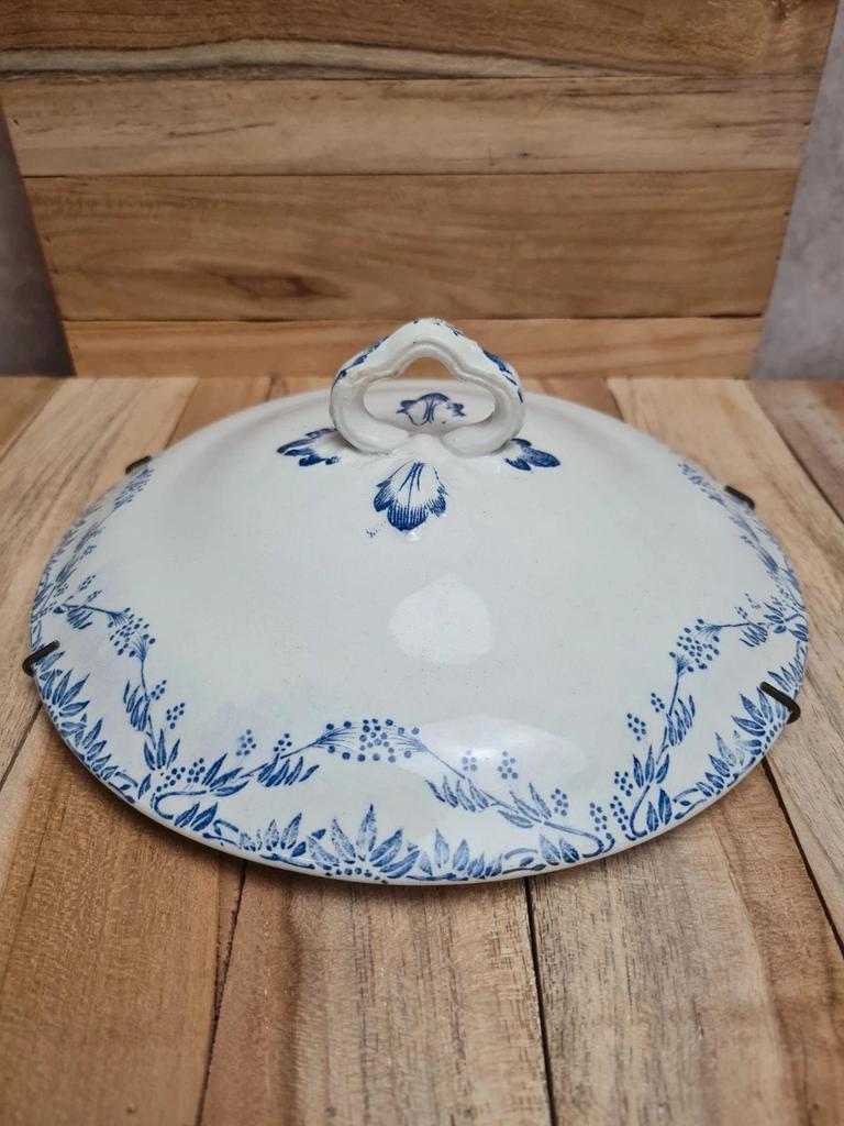 Couvercle de soupière Terre de Fer Creil & Montereau modèle Mireille décor bleu