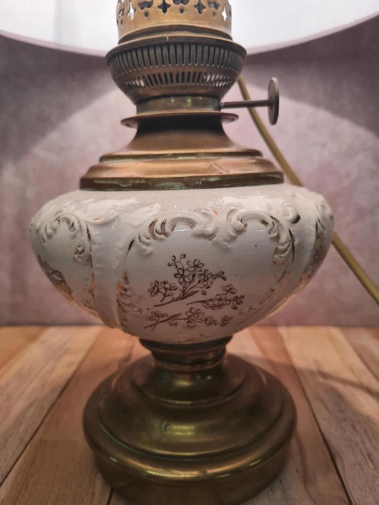 Lampe ancienne détournée – pied en terre de fer & laiton – esprit brocante