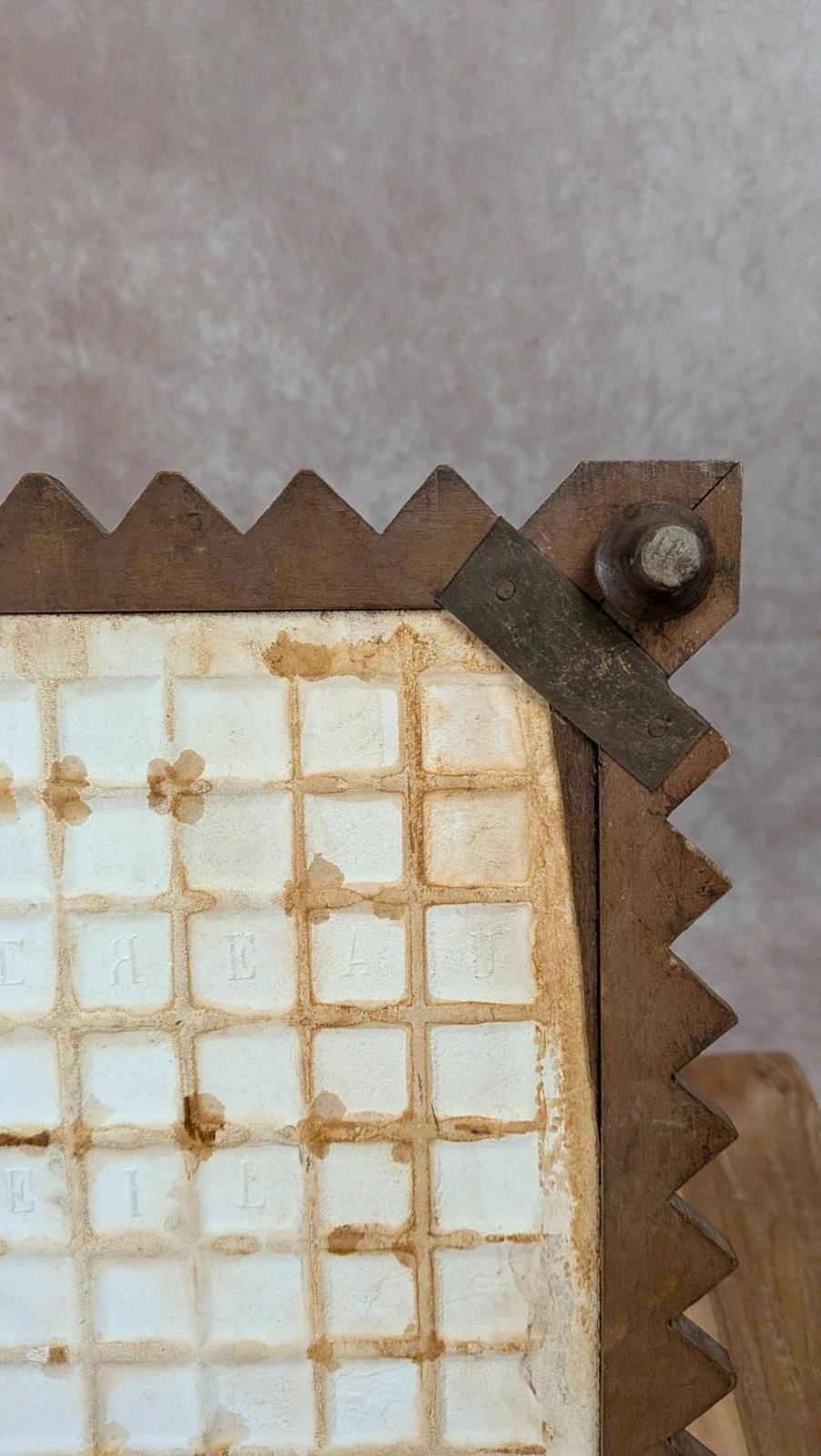 Dessous de plat ancien – carreau Creil & Montereau