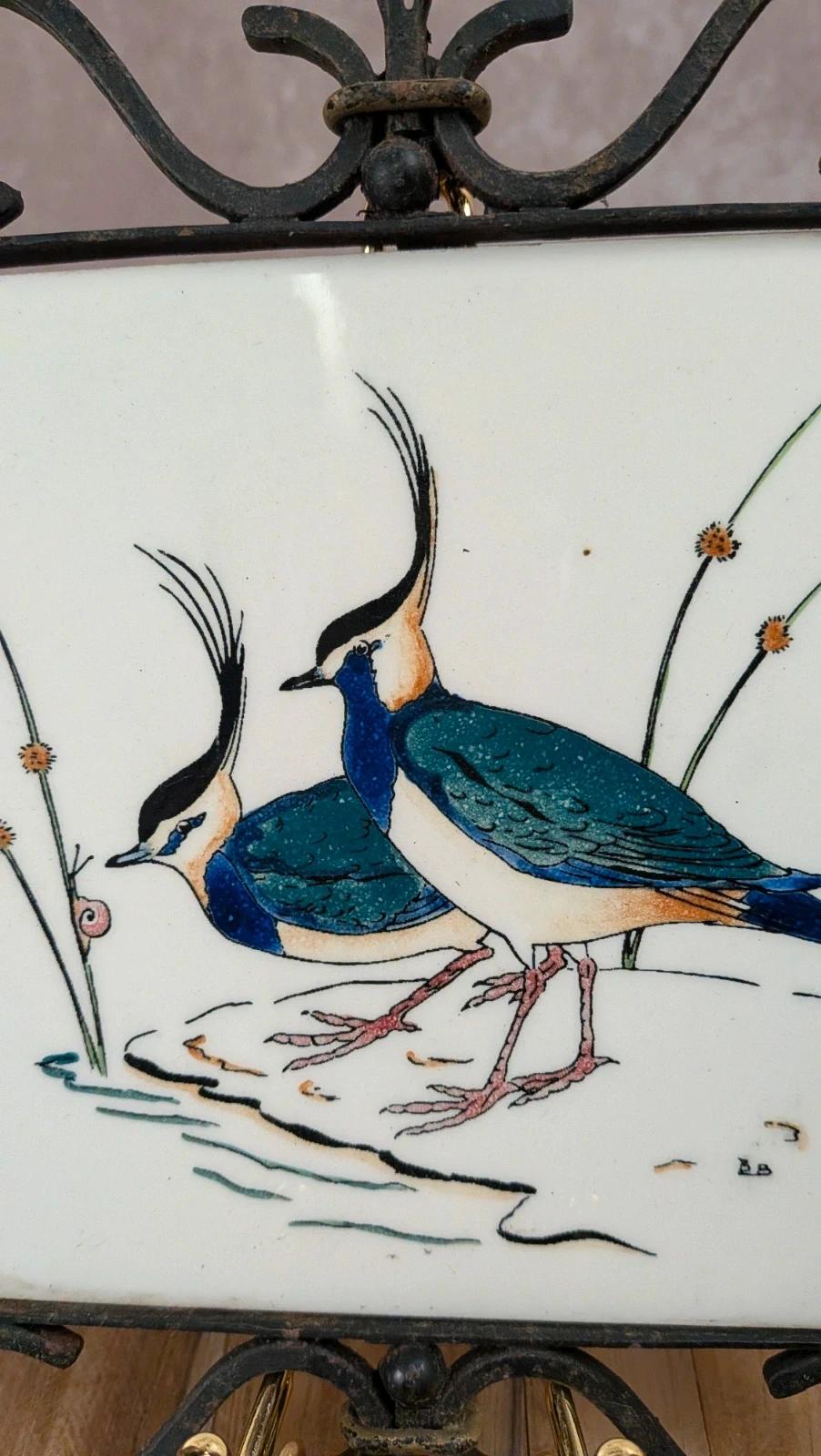 Dessous de plat Gien – modèle oiseaux – carreau signé Bb – fer forgé