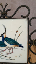 Dessous de plat Gien – modèle oiseaux – carreau signé Bb – fer forgé