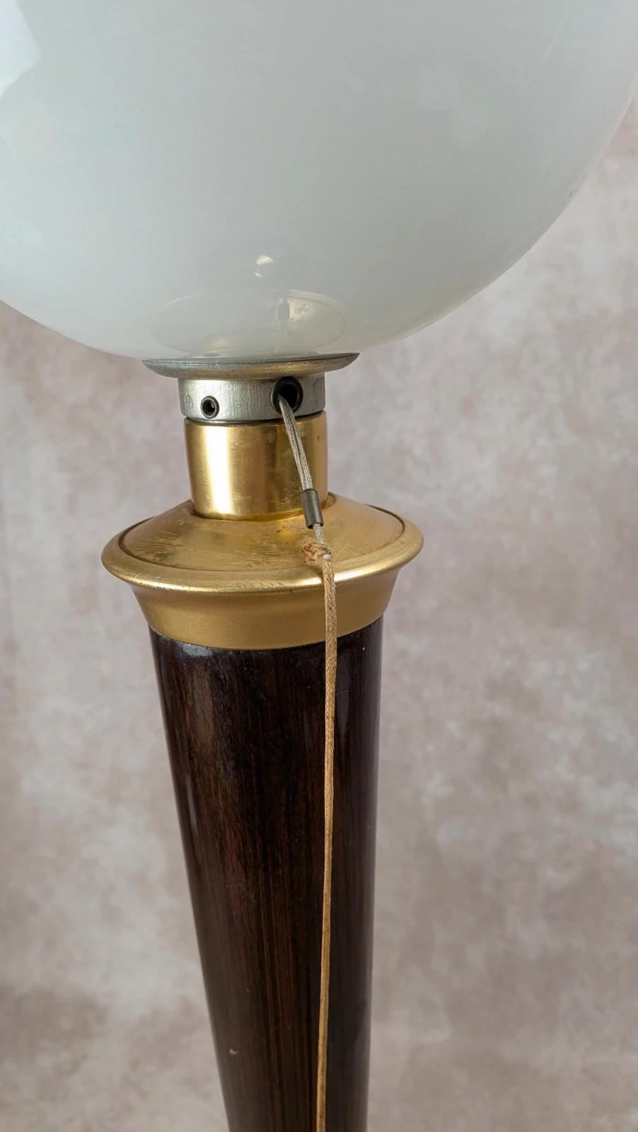 Lampe Mazda ancienne sur pied