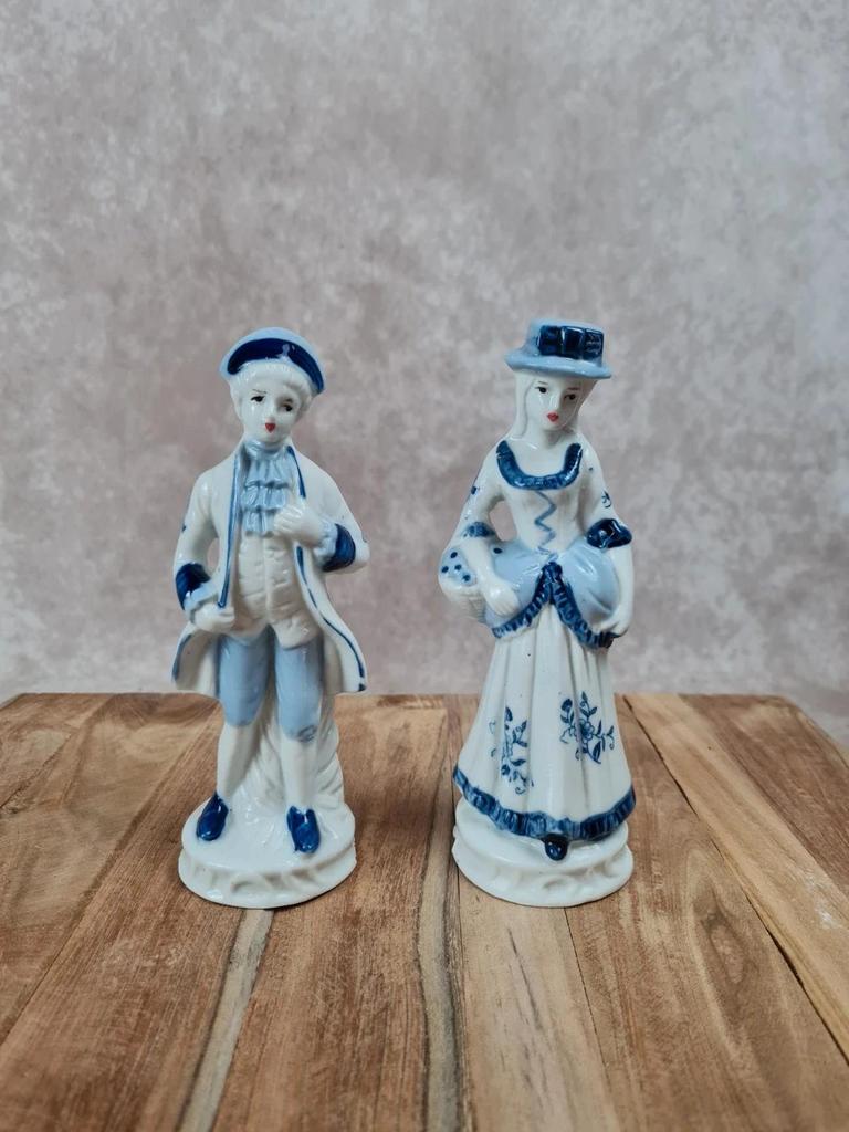 Duo de petits personnages en porcelaine bleue et blanche 🎩👒
