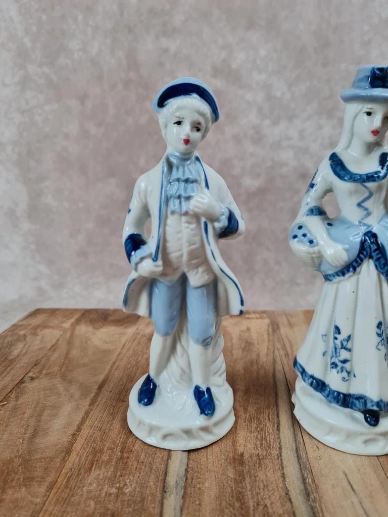 Duo de petits personnages en porcelaine bleue et blanche 🎩👒
