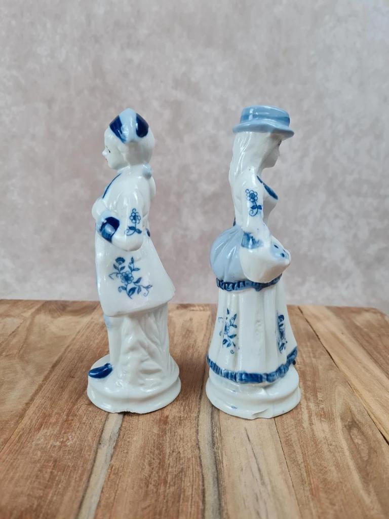 Duo de petits personnages en porcelaine bleue et blanche 🎩👒