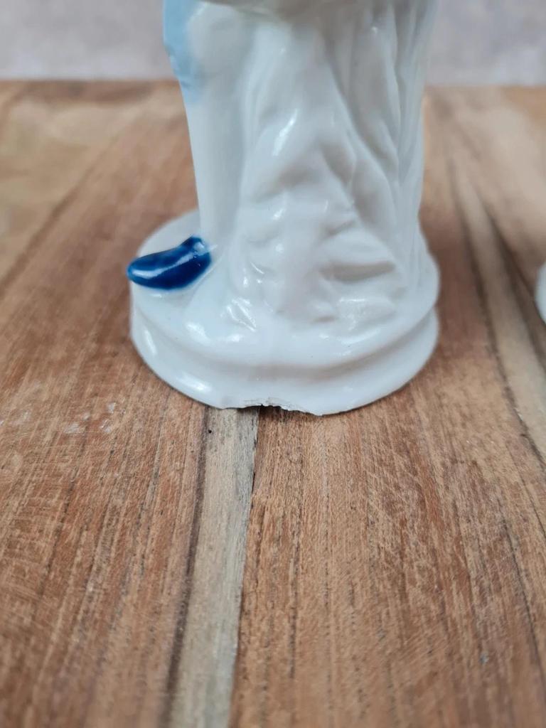 Duo de petits personnages en porcelaine bleue et blanche 🎩👒