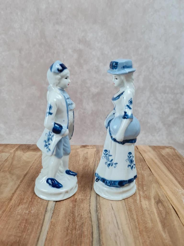 Duo de petits personnages en porcelaine bleue et blanche 🎩👒
