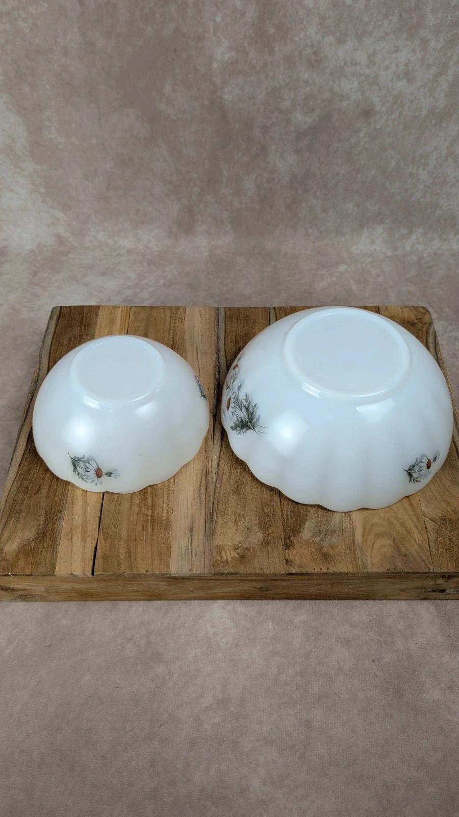 Duo de saladiers Arcopal – Motif Marguerite