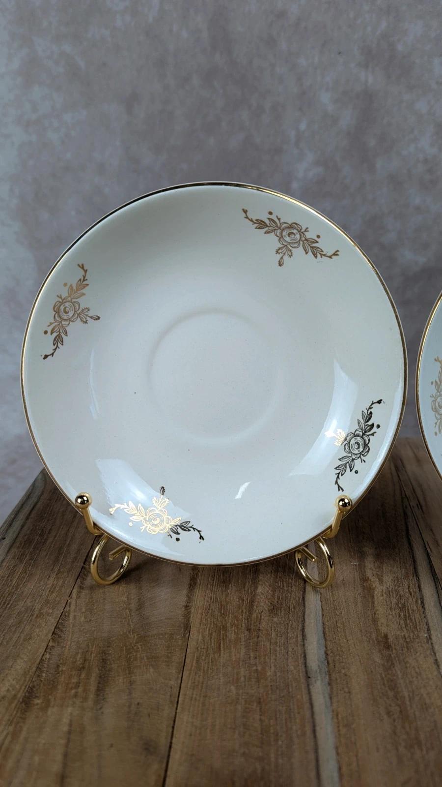 Duo de sous - tasses anciennes Sarreguemines & Digoin – décor doré