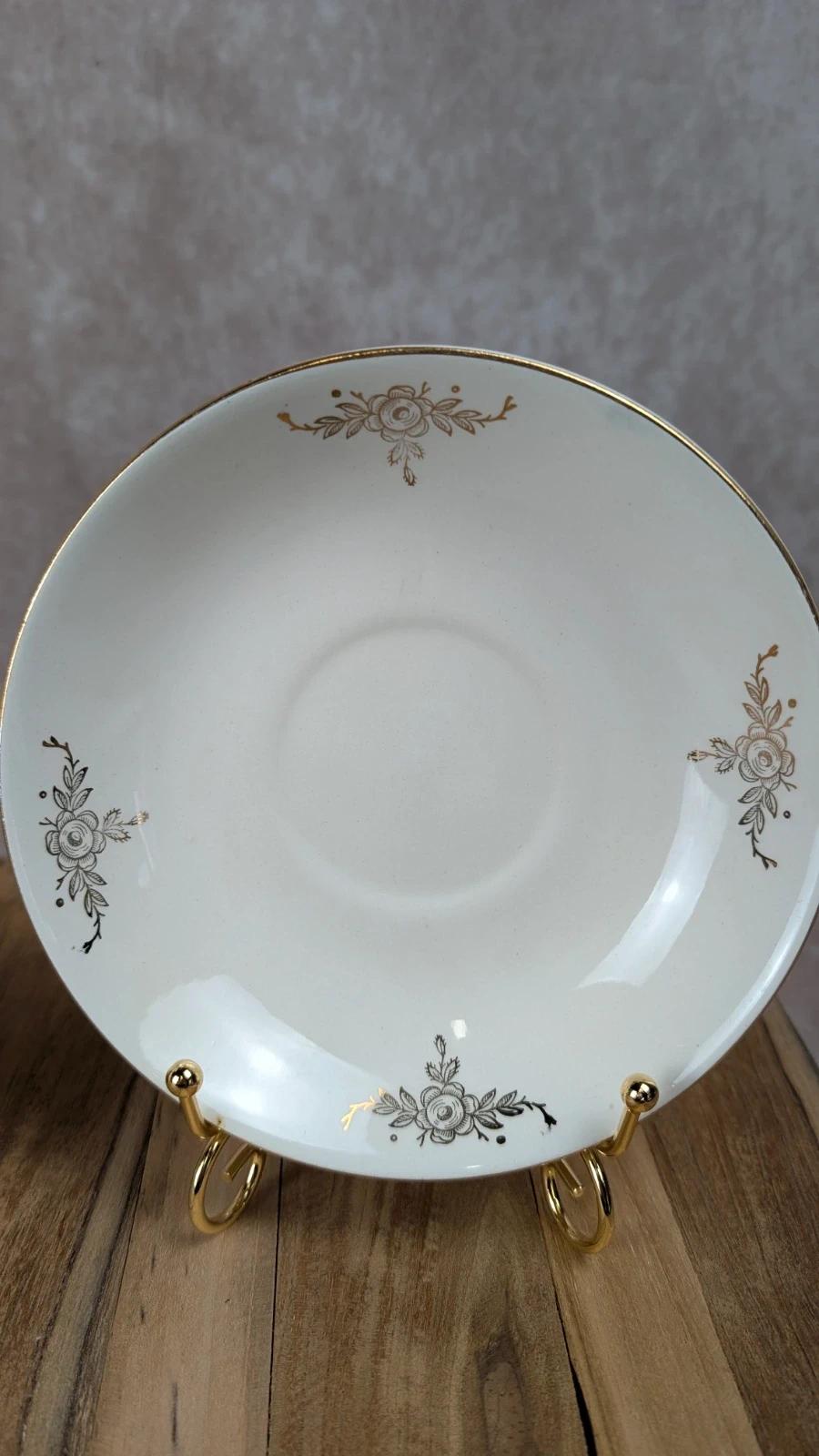 Duo de sous - tasses anciennes Sarreguemines & Digoin – décor doré