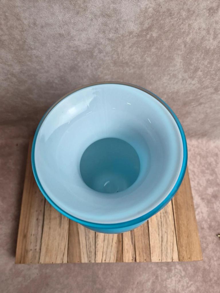 Grand vase vintage italien style Empoli en verre opalin bleu et blanc 31 cm