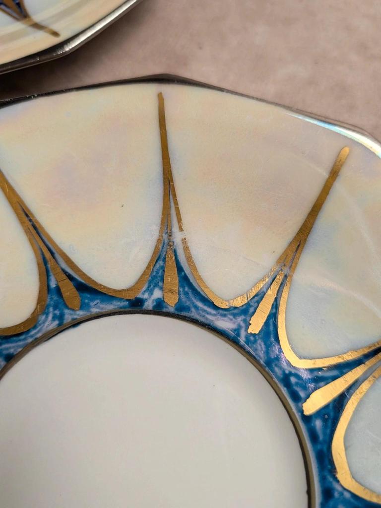 Service à café Art déco Limoges Unique signé Pailles – 27 pièces en porcelaine irisée