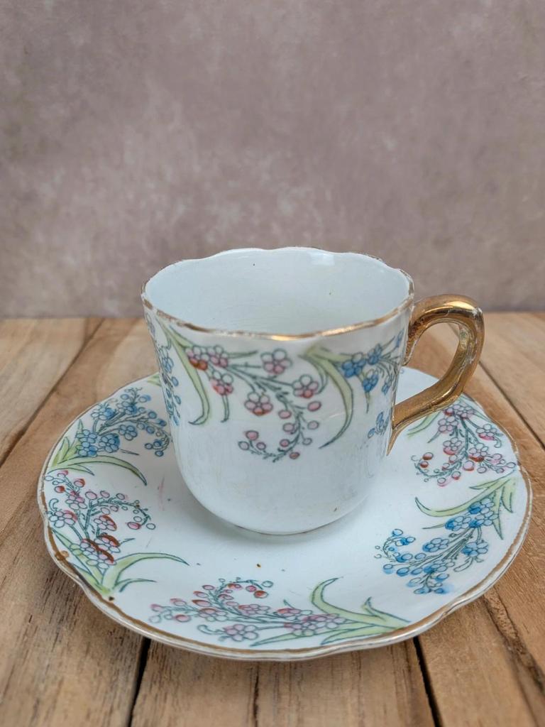 Tasse et soucoupe anciennes Terre de Fer Lunéville Kg – Modèle Clairette – Polychrome