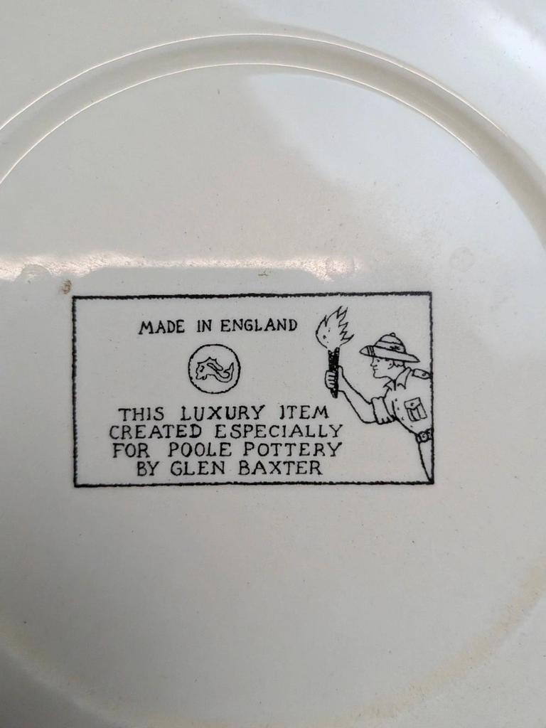 Assiette murale humoristique Glen Baxter Poole Pottery Angleterre