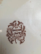Plat ancien en terre de fer Jules Vieillard Bordeaux modèle Chasseur