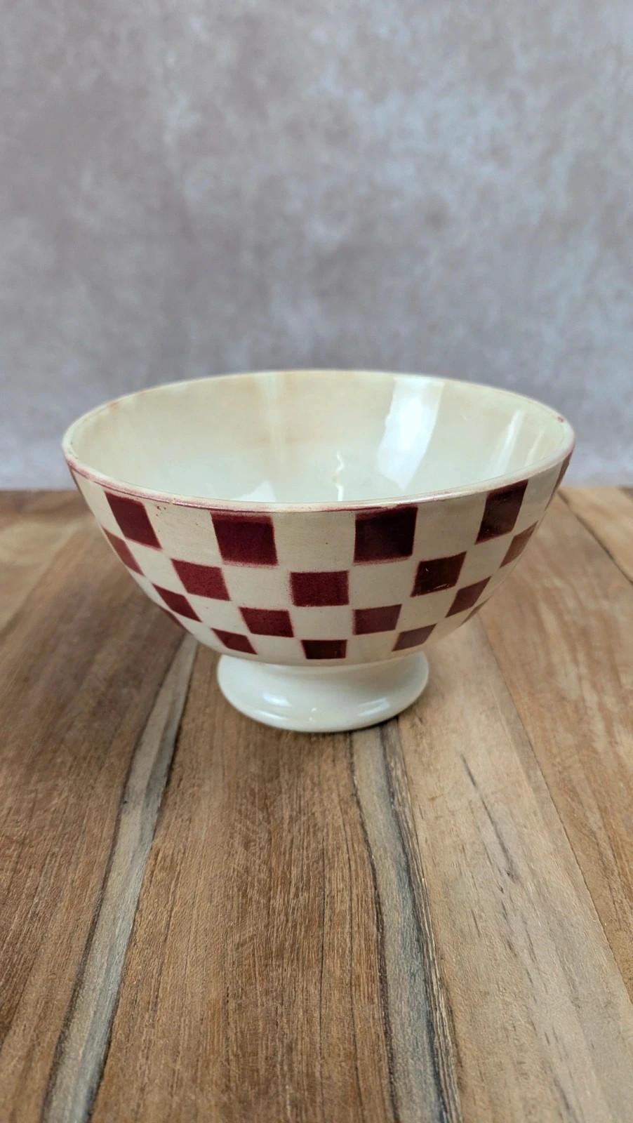 Bol ancien Saint-amand – décor damier rouge – faïence vintage