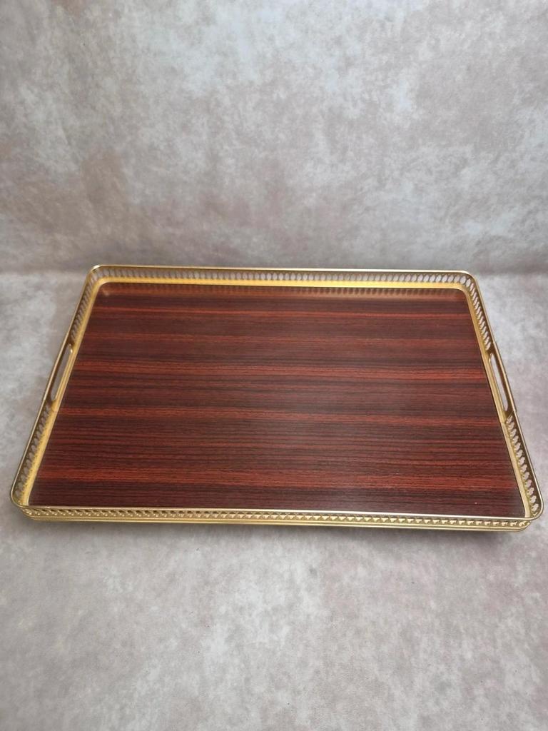 Grand plateau de service vintage italien Mb – effet palissandre & galerie dorée – années 60/70