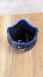 Petit cache-pot ou vase signé Gustave De Bruyne – Faïencerie de Fives Lille