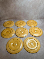 Lot de 8 assiettes à huîtres vintage en barbotine – Ateliers du Revernay