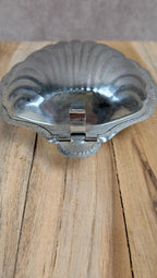 Beurrier ancien en métal argenté – forme coquille