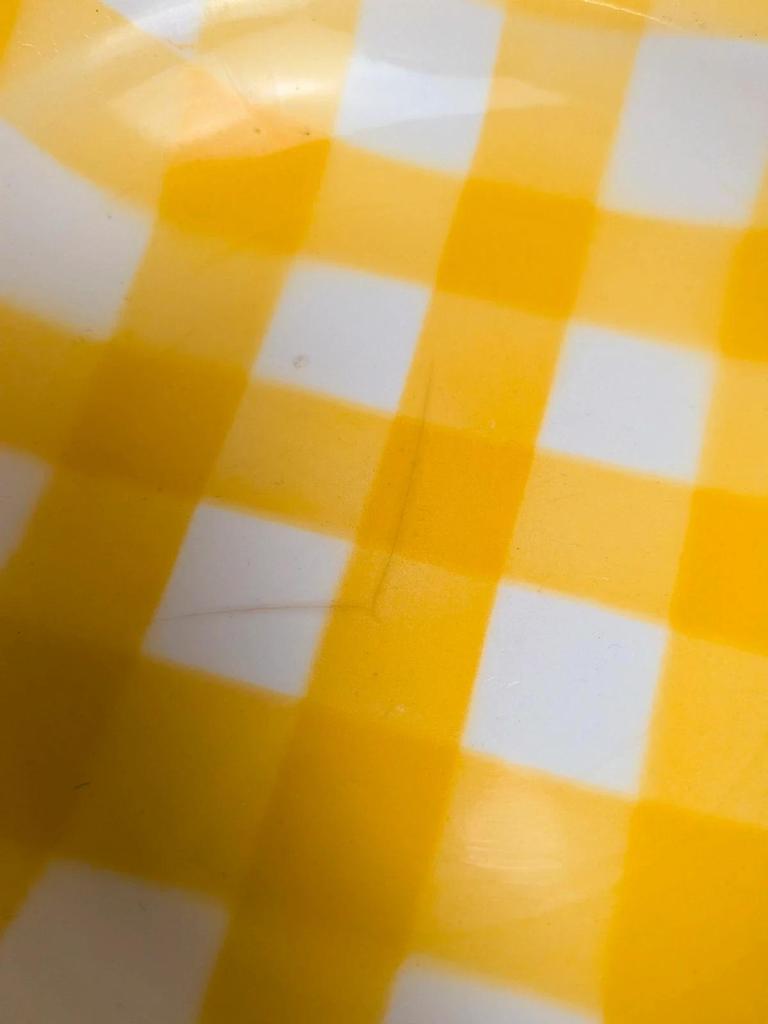 Lot de 2 assiettes creuses en terre de fer Sarreguemines décor carreaux jaunes