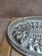 Plat apéritif compartimenté en verre sur plateau métal argenté vintage