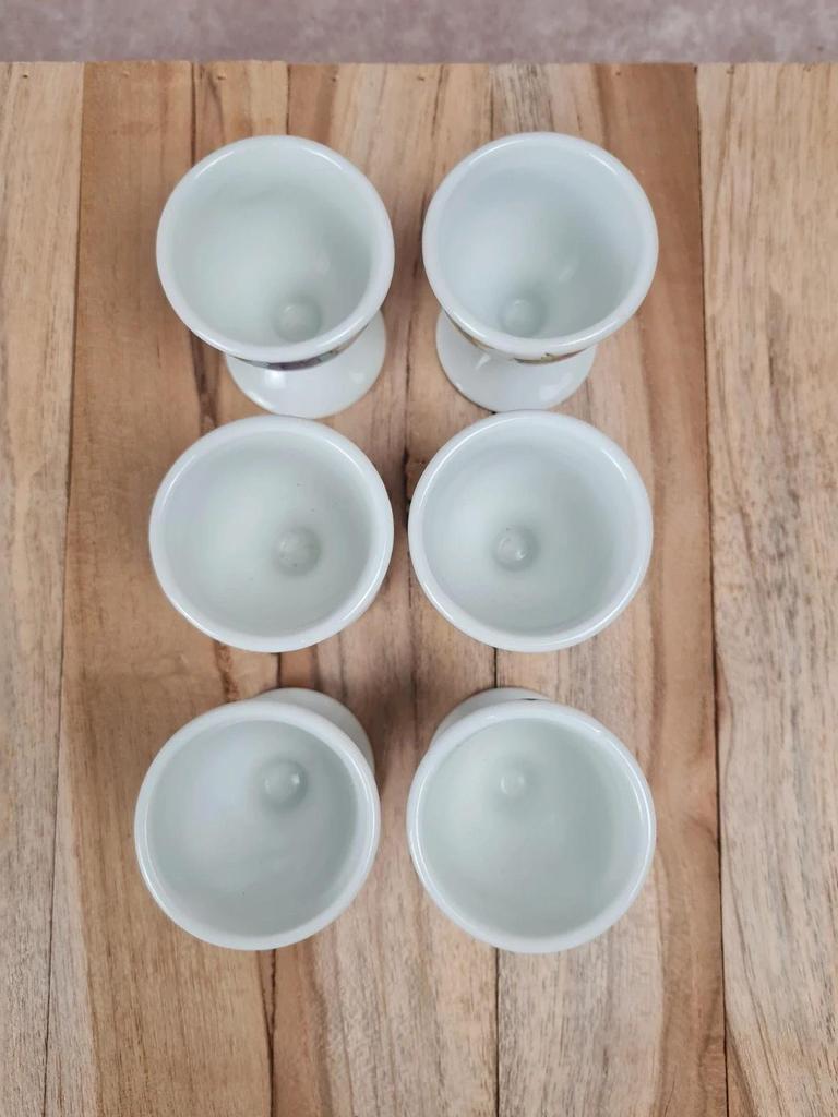 Lot de 6 coquetiers anciens en porcelaine de Paris + support bois