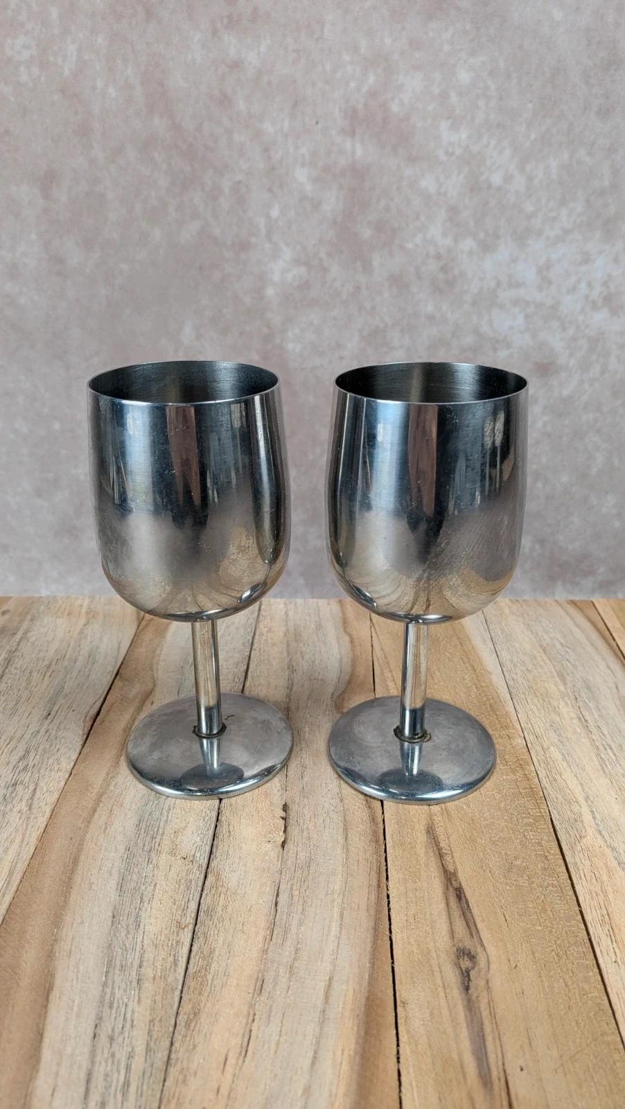 Lot de 2 verres à pied en métal argenté vintage