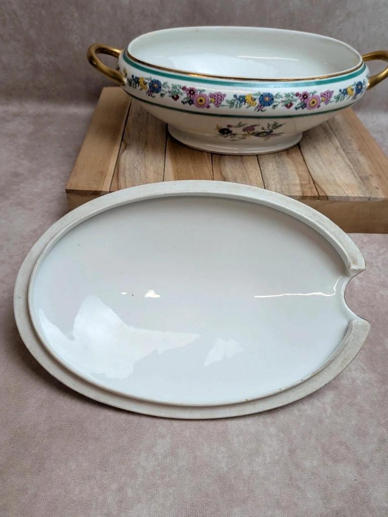 Soupière ancienne en porcelaine de Limoges S.c.d