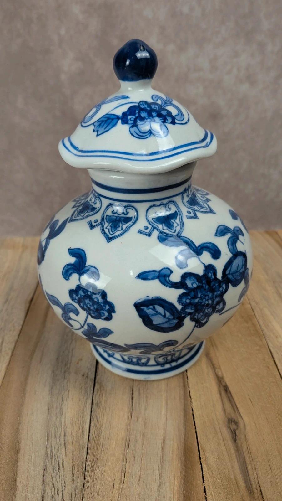 Potiche / Vase bleu et blanc style chinois – couvercle