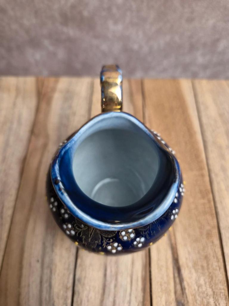 Petit pot à lait ancien Kg Lunéville bleu cobalt décor émaillé en relief