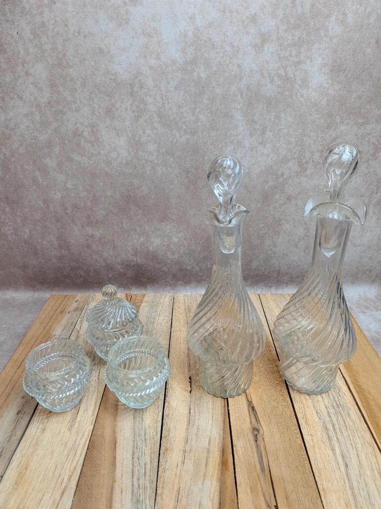 Serviteur huilier-vinaigrier ancien en métal argenté et verre moulé