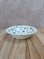 Bol Churchill England décor bleu floral – modèle style Finlandia / Blue Onion