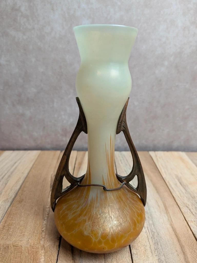 Vase Art nouveau 1900 – Ferdinand von Poschinger attribué – Verre à l'uranium irisé