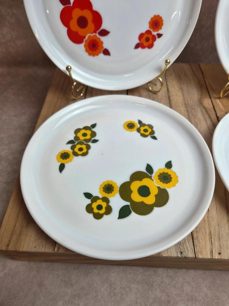 Lot 4 assiettes à dessert Arcopal Lotus vintage années 70 – 4 coloris