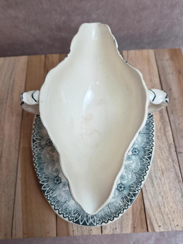Saucière ancienne Hippolyte Boulenger Choisy-le-roi – Modèle Henriette – Terre de Fer