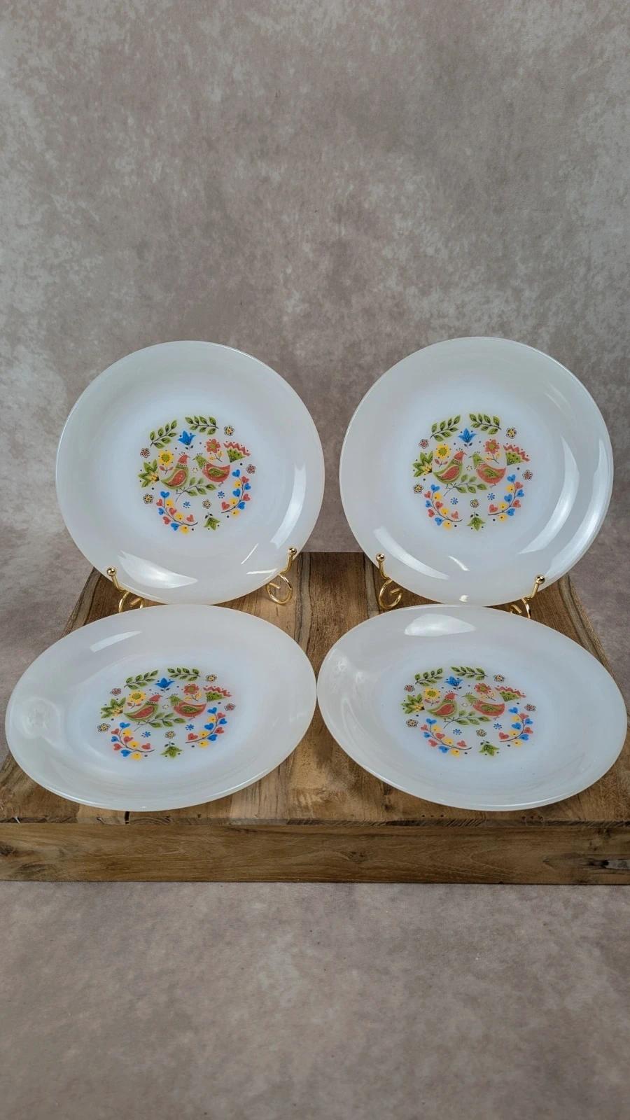 Lot de 4 assiettes à dessert Arcopal France – modèle “oiseaux du Paradis”
