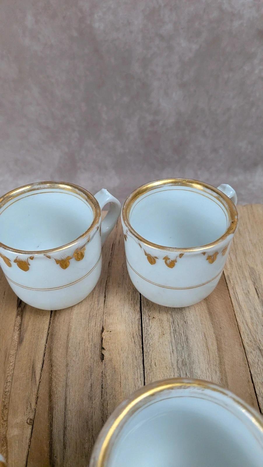 Lot de 6 tasses anciennes Vieux Paris et leurs 6 soucoupes dorées