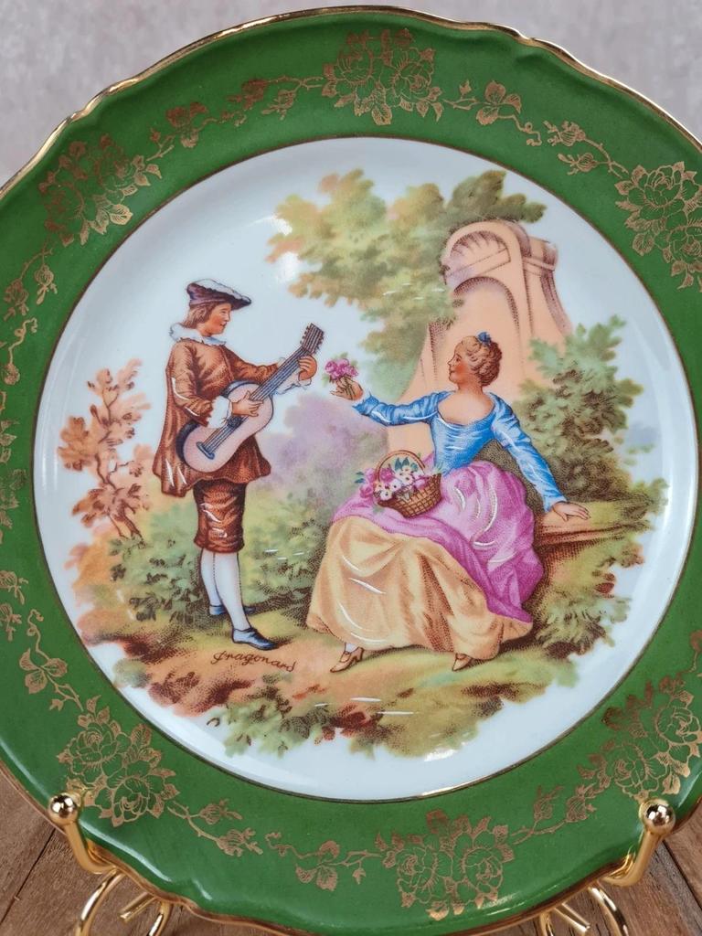 Assiette décorative en porcelaine de Limoges – Scène galante Fragonard 🎨