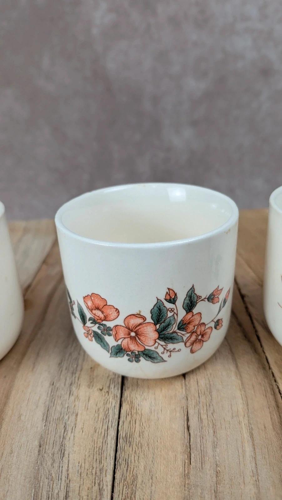Lot de 3 tasses anciennes en céramique décor floral